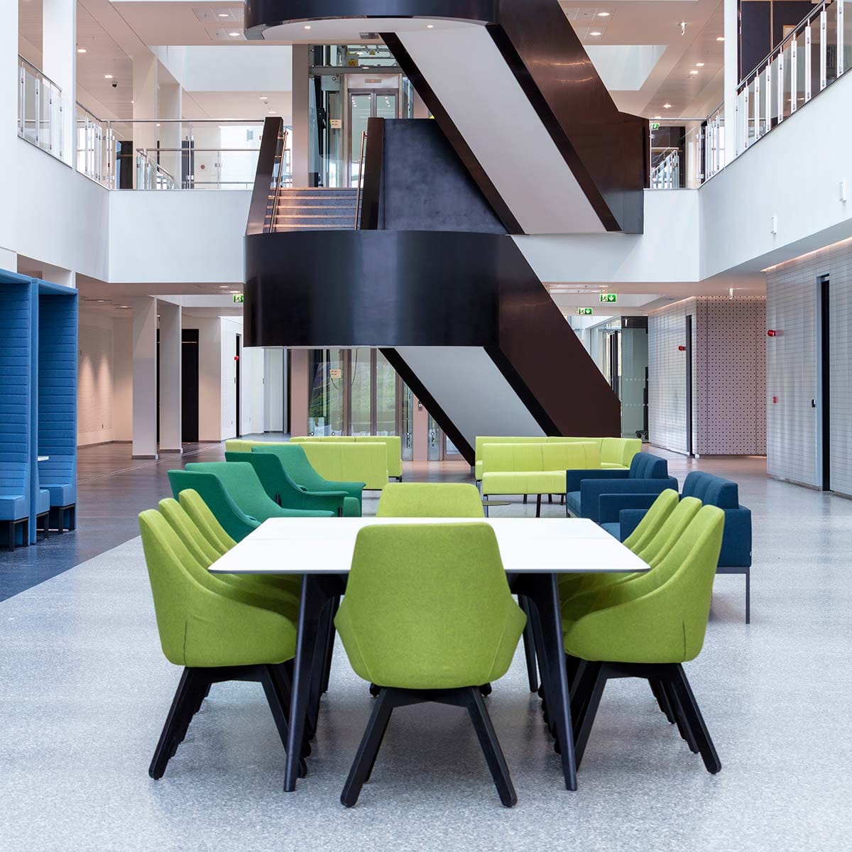 Bene office furniture at Wuxi Biologics — Retail photography by Paul O'Connell, Dublin (4)