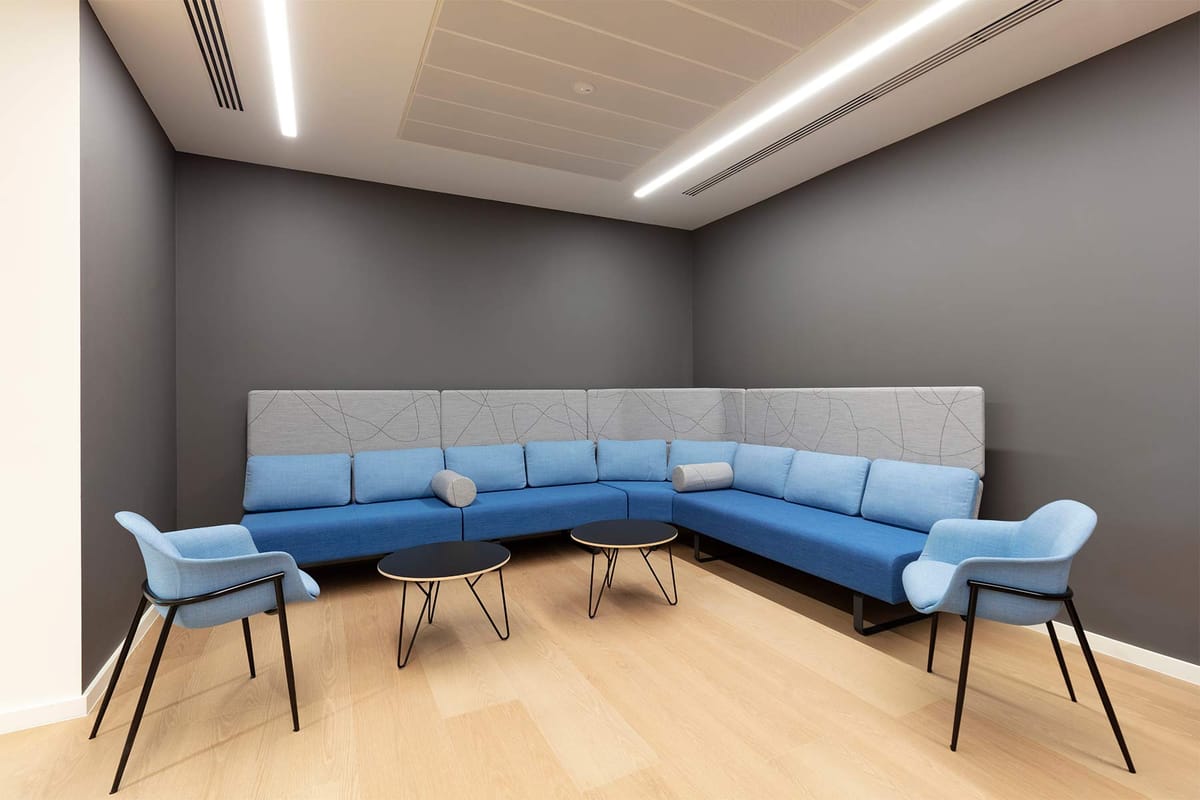 Bene office furniture at Wuxi Biologics — Retail photography by Paul O'Connell, Dublin (12)