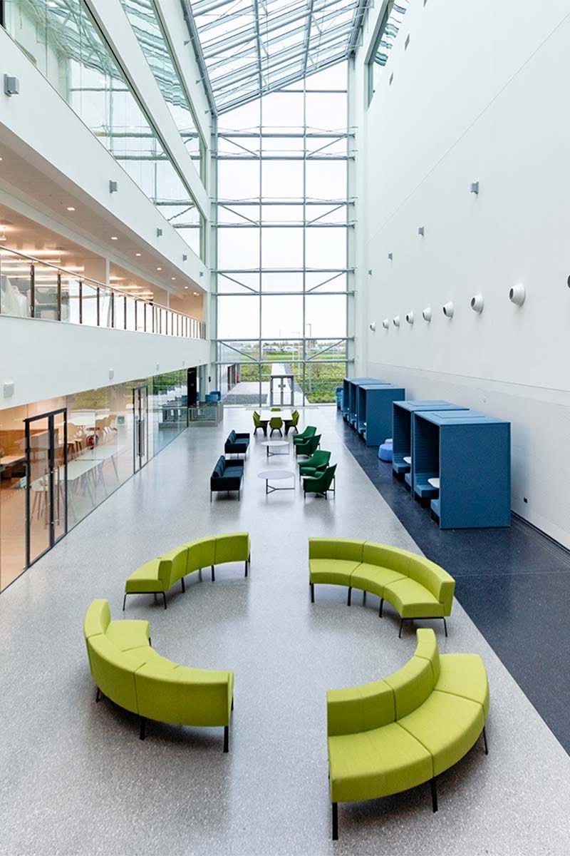 Bene office furniture at Wuxi Biologics — Retail photography by Paul O'Connell, Dublin (16)